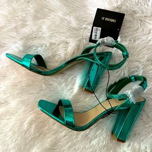 NWT Forever 21 Green Patent Shoes Size 8.5